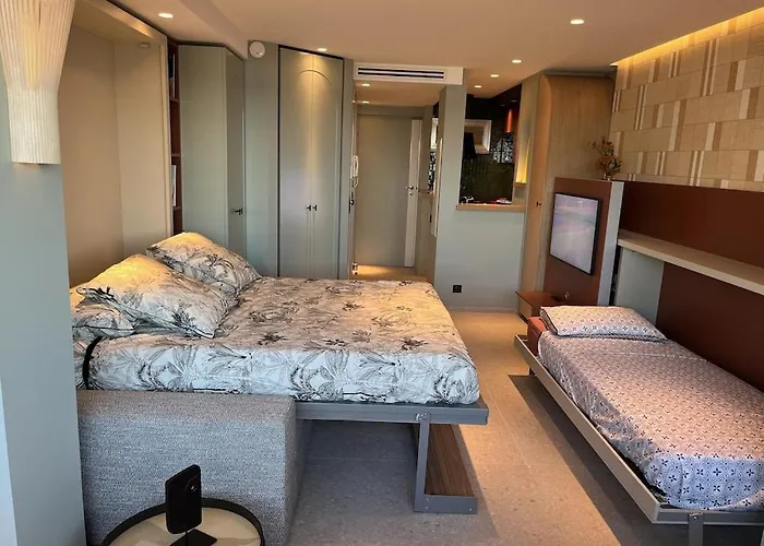 Luxurious Apartment On The Beach