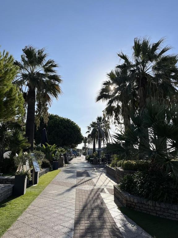 Apartment Luxurious On The Saint-Laurent-du-Var